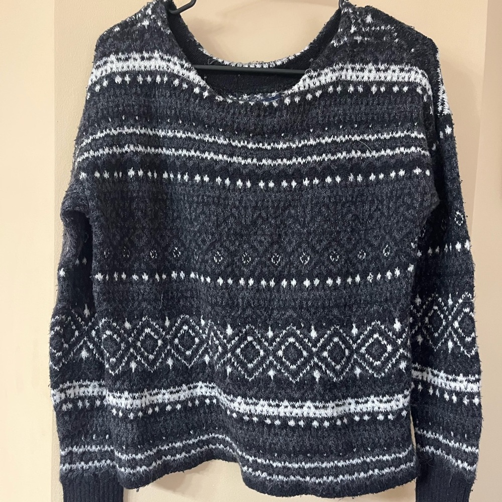 American Eagle sweater